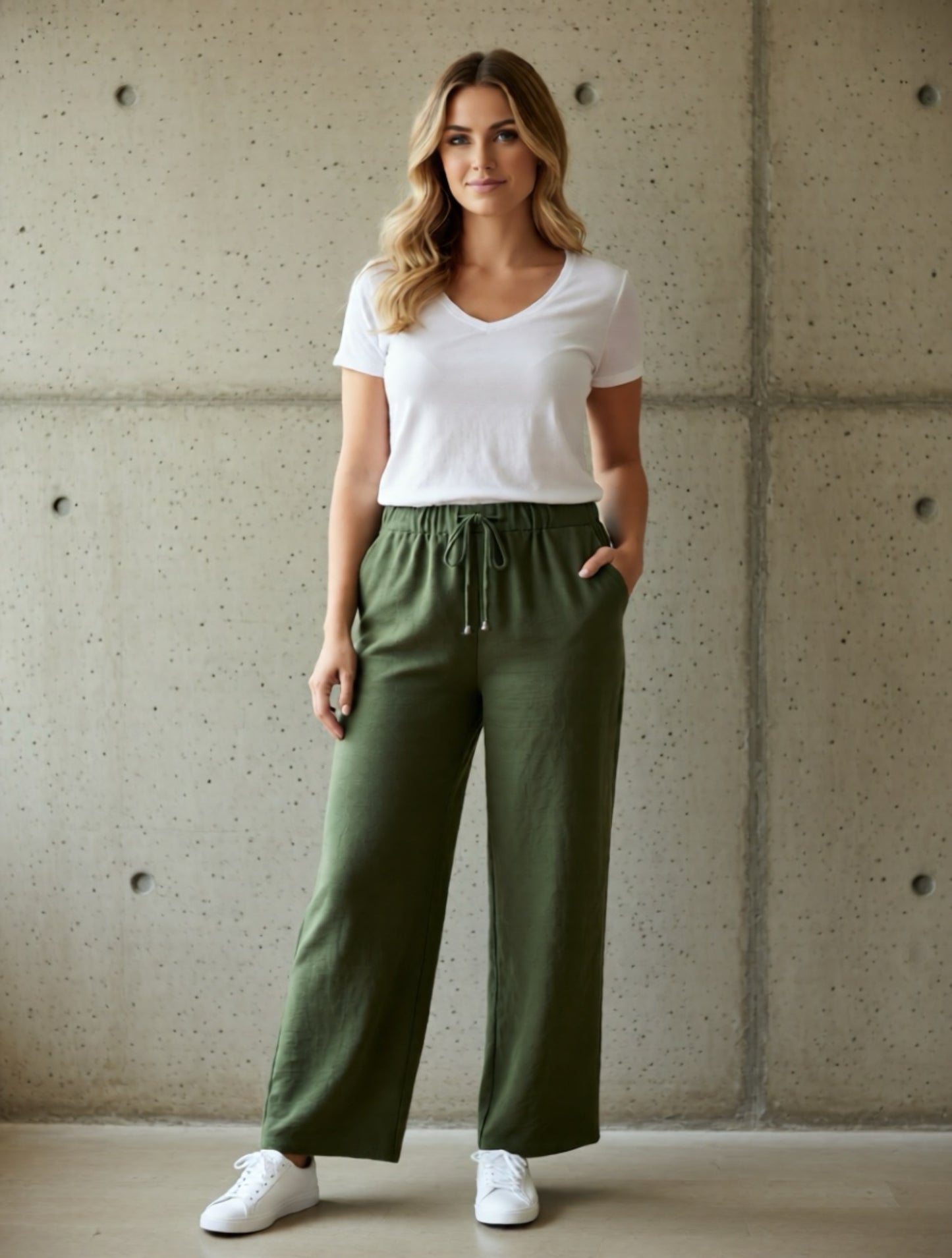 Freizeithose mit Bund in Grün aus Baumwoll-Polyester-Mix - BECCA STUDIOS