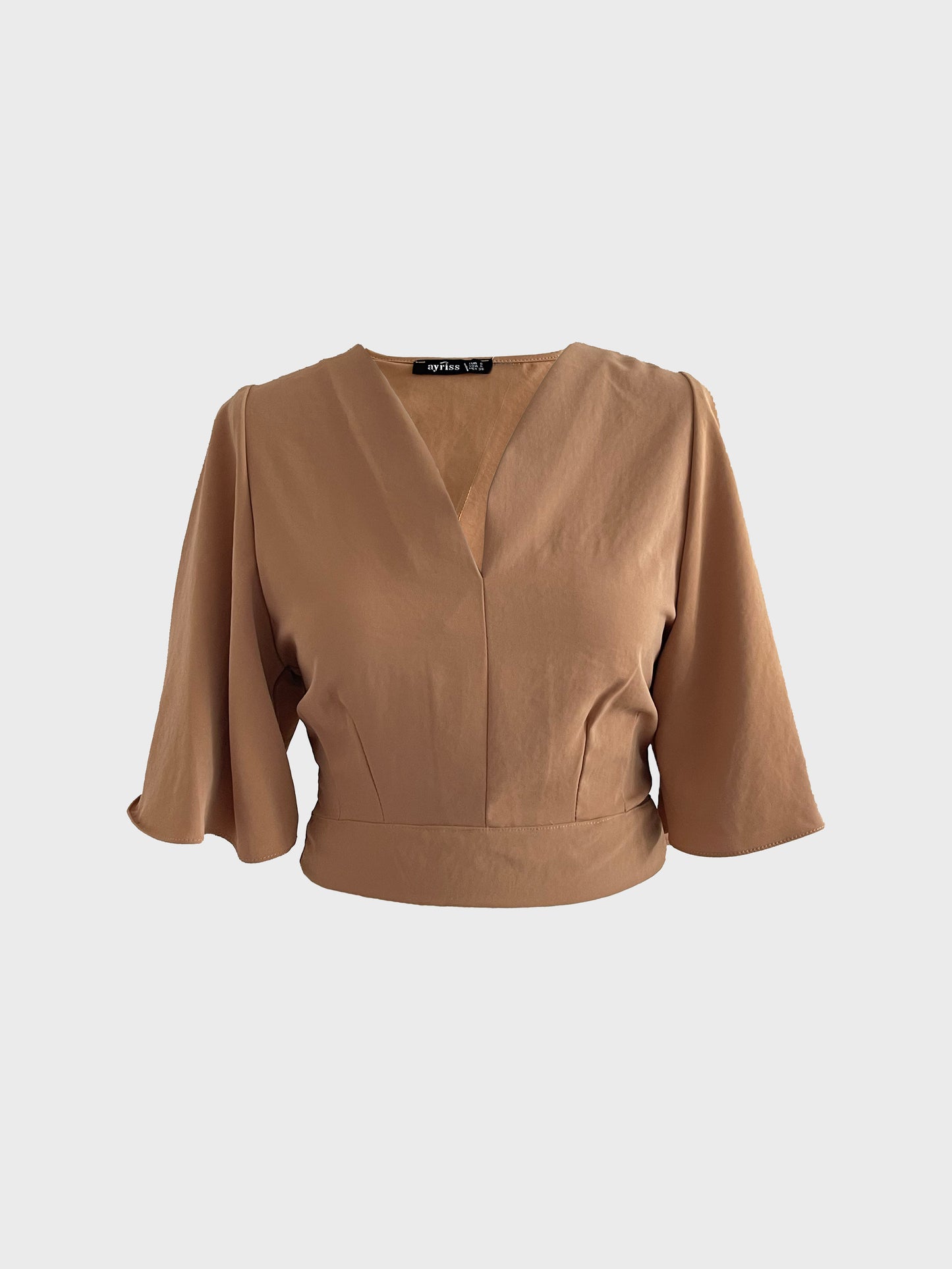 Blouse with ribbon