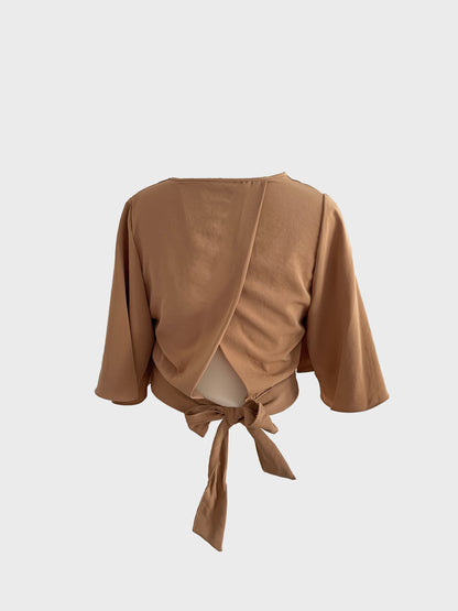 Blouse with ribbon
